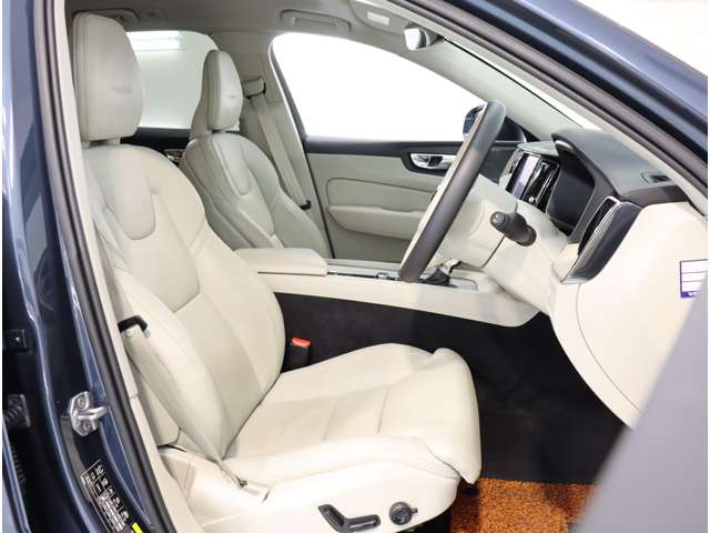 ボルボ ＸＣ６０ Ｄ４ ＡＷＤ インスクリプション ディーゼルターボ ４ＷＤ R1年 (近畿) 99