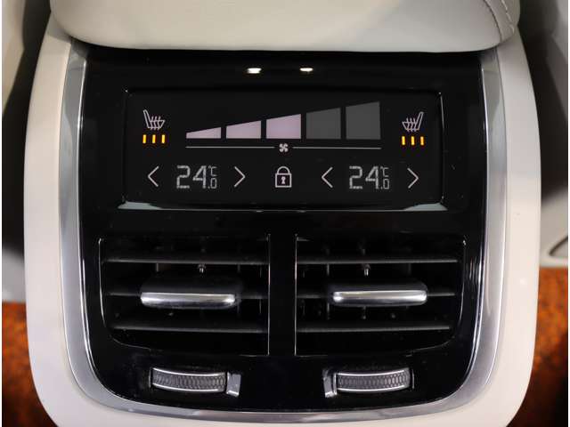 ボルボ ＸＣ６０ Ｄ４ ＡＷＤ インスクリプション ディーゼルターボ ４ＷＤ R1年 (近畿) 99