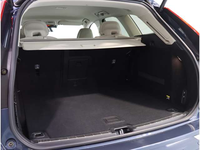 ボルボ ＸＣ６０ Ｄ４ ＡＷＤ インスクリプション ディーゼルターボ ４ＷＤ R1年 (近畿) 99