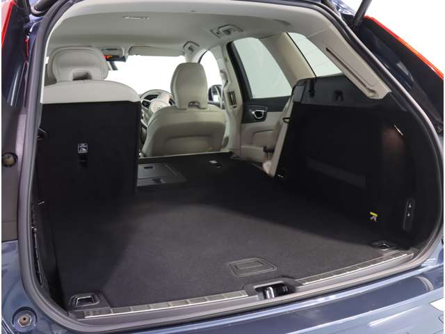 ボルボ ＸＣ６０ Ｄ４ ＡＷＤ インスクリプション ディーゼルターボ ４ＷＤ R1年 (近畿) 99