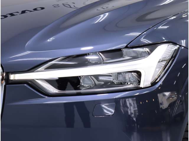 ボルボ ＸＣ６０ Ｄ４ ＡＷＤ インスクリプション ディーゼルターボ ４ＷＤ R1年 (近畿) 99