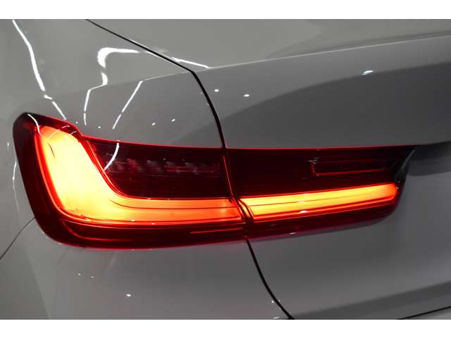 ＢＭＷ ３シリーズ ３２０ｉ　Ｍスポーツ R1年 (関東) 99