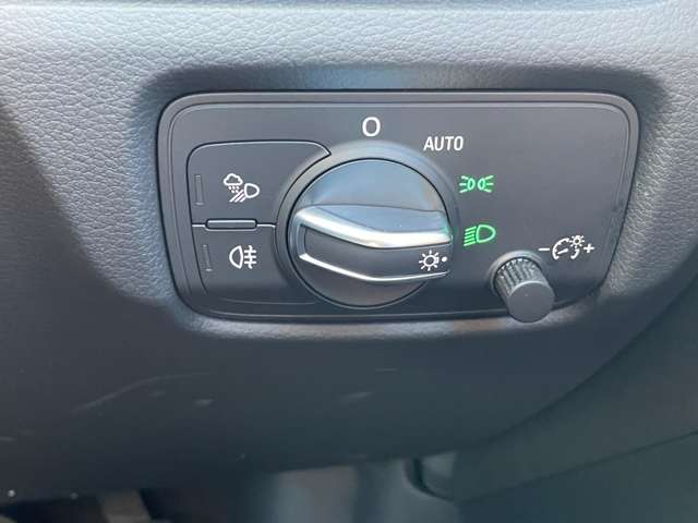 アウディ Ａ３　セダン １．４　ＴＦＳＩ　スポーツ H29年 (東北) 99