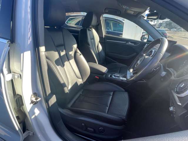 アウディ Ａ３　セダン １．４　ＴＦＳＩ　スポーツ H29年 (東北) 99