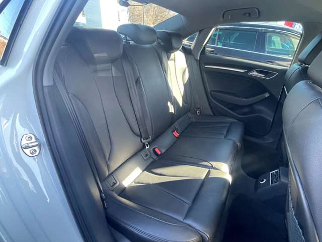 アウディ Ａ３　セダン １．４　ＴＦＳＩ　スポーツ H29年 (東北) 99