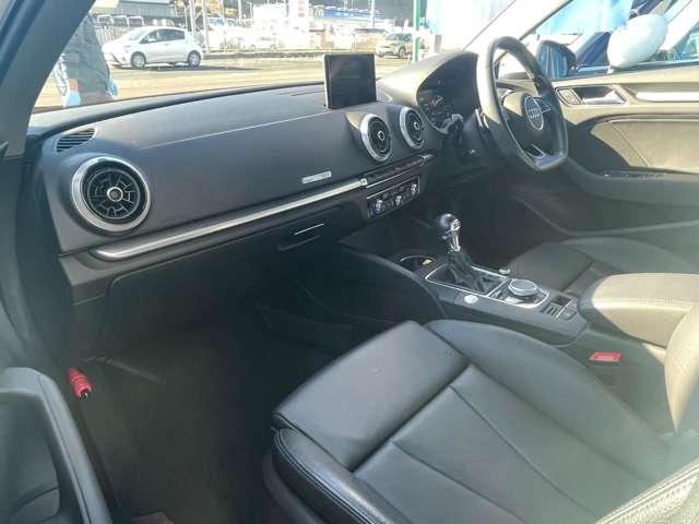 アウディ Ａ３　セダン １．４　ＴＦＳＩ　スポーツ H29年 (東北) 99