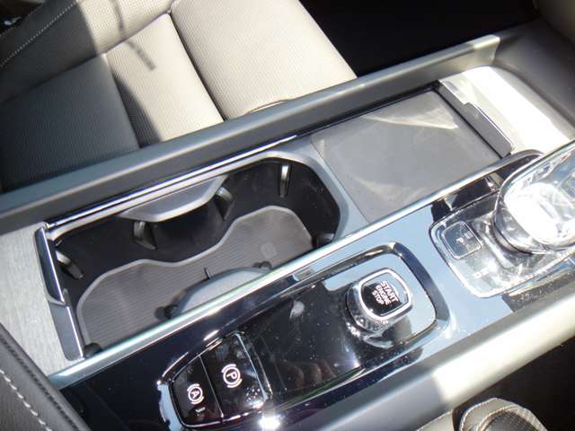 ボルボ Ｖ６０ アルティメット　Ｂ４ R5年 (東北) 99