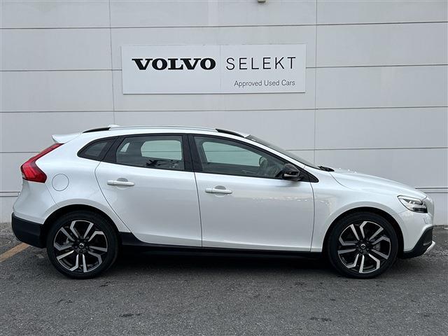 ボルボ Ｖ４０クロスカントリー Ｔ５ ＡＷＤ モメンタム ４ＷＤ H30年 (東北) 99