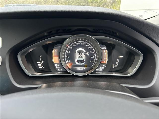 ボルボ Ｖ４０クロスカントリー Ｔ５ ＡＷＤ モメンタム ４ＷＤ H30年 (東北) 99