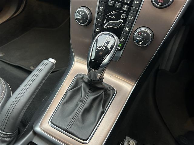 ボルボ Ｖ４０クロスカントリー Ｔ５ ＡＷＤ モメンタム ４ＷＤ H30年 (東北) 99