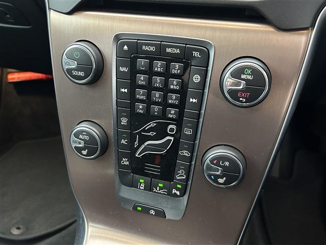 ボルボ Ｖ４０クロスカントリー Ｔ５ ＡＷＤ モメンタム ４ＷＤ H30年 (東北) 99