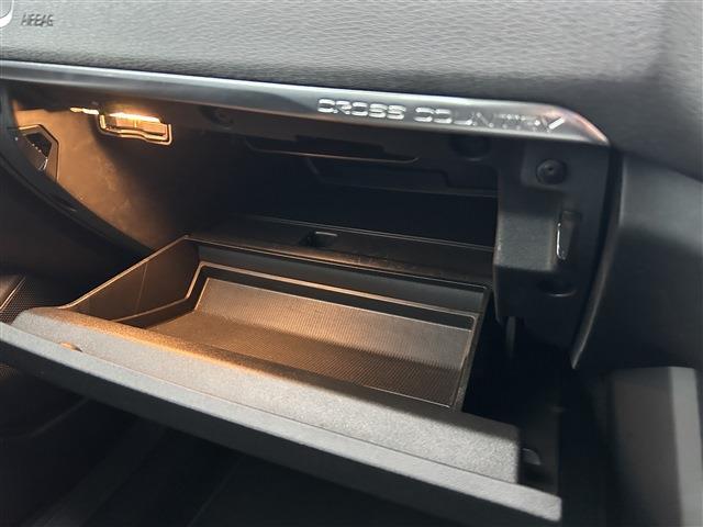 ボルボ Ｖ４０クロスカントリー Ｔ５ ＡＷＤ モメンタム ４ＷＤ H30年 (東北) 99