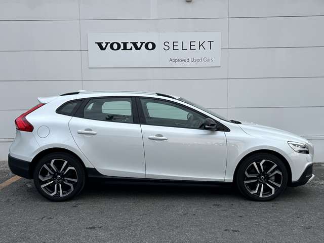 ボルボ Ｖ４０クロスカントリー Ｔ５ ＡＷＤ モメンタム ４ＷＤ H30年 (東北) 99