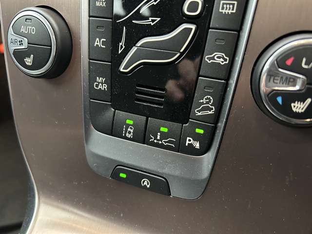 ボルボ Ｖ４０クロスカントリー Ｔ５ ＡＷＤ モメンタム ４ＷＤ H30年 (東北) 99