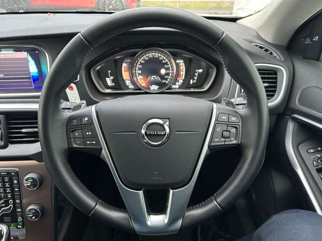 ボルボ Ｖ４０クロスカントリー Ｔ５ ＡＷＤ モメンタム ４ＷＤ H30年 (東北) 99