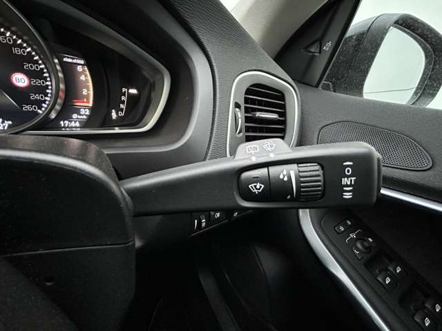 ボルボ Ｖ４０クロスカントリー Ｔ５ ＡＷＤ モメンタム ４ＷＤ H30年 (東北) 99