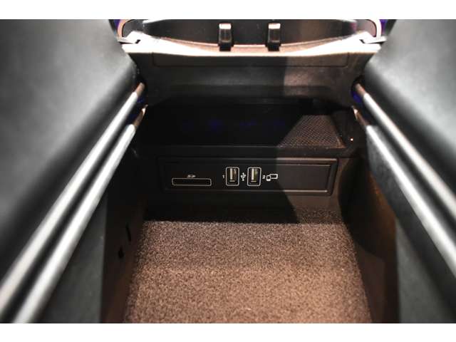 メルセデスベンツ Ｃクラス Ｃ２００ ４マチック アバンギャルド ＡＭＧライン ４ＷＤ R1年 (関東) 99