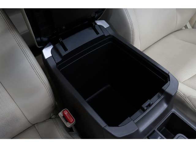 トヨタ ランドクルーザープラド ２．７ ＴＸ Ｌパッケージ ４ＷＤ R5年 (東海) 99