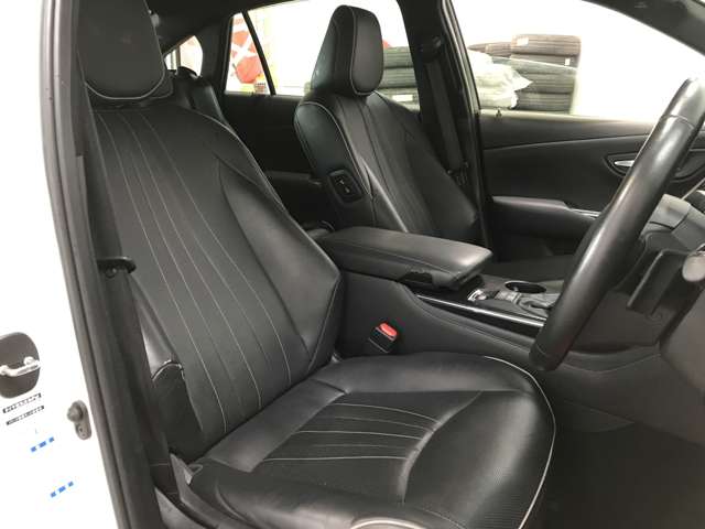 トヨタ クラウン　ハイブリッド ハイブリッド ２．５ ＲＳ アドバンス ＦＯＵＲ ４ＷＤ R1年 (北海道) 99