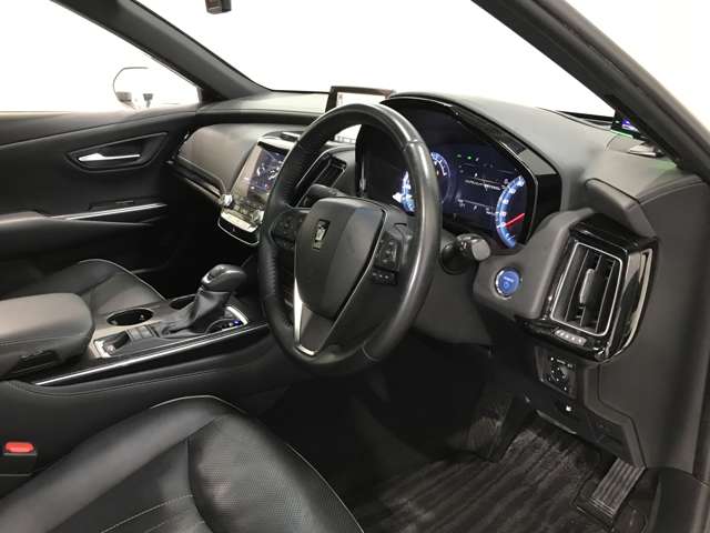 トヨタ クラウン　ハイブリッド ハイブリッド ２．５ ＲＳ アドバンス ＦＯＵＲ ４ＷＤ R1年 (北海道) 99