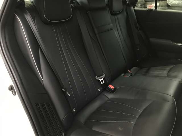 トヨタ クラウン　ハイブリッド ハイブリッド ２．５ ＲＳ アドバンス ＦＯＵＲ ４ＷＤ R1年 (北海道) 99