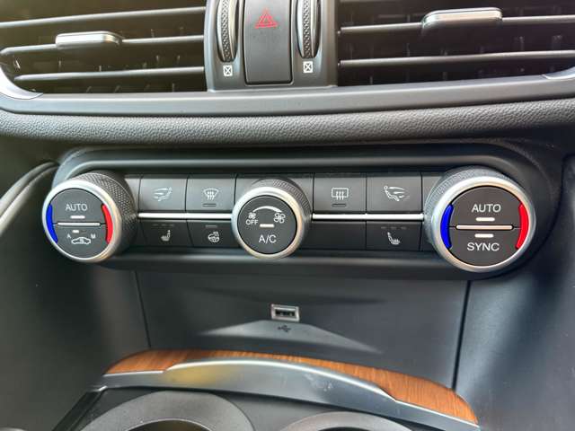 アルファロメオ ジュリア ２．２ ターボ ディーゼル スーパー R1年 (東北) 99