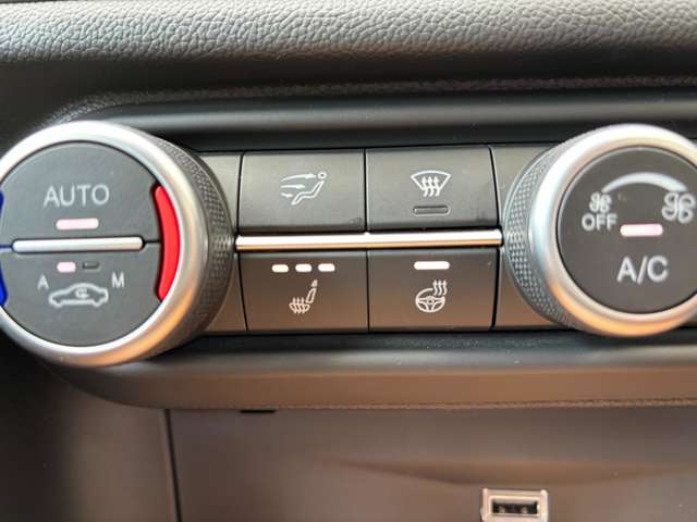 アルファロメオ ジュリア ２．２ ターボ ディーゼル スーパー R1年 (東北) 99