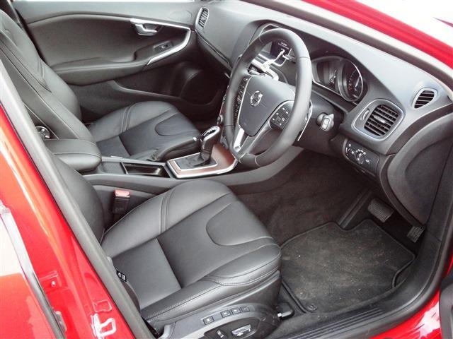 ボルボ Ｖ４０ Ｔ３　クラシックエディション R2年 (東北) 99