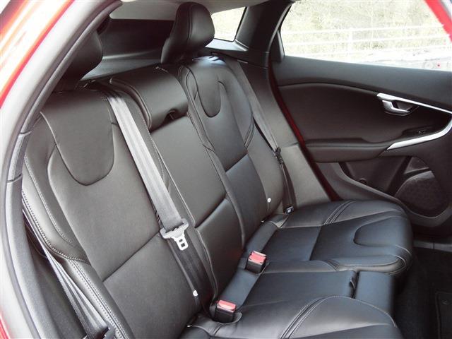 ボルボ Ｖ４０ Ｔ３　クラシックエディション R2年 (東北) 99