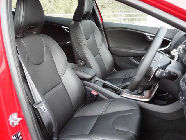 ボルボ Ｖ４０ Ｔ３　クラシックエディション R2年 (東北) 99