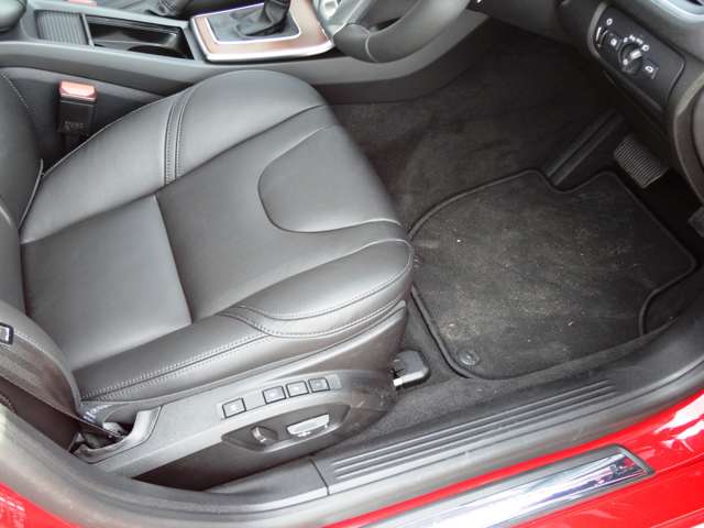 ボルボ Ｖ４０ Ｔ３　クラシックエディション R2年 (東北) 99