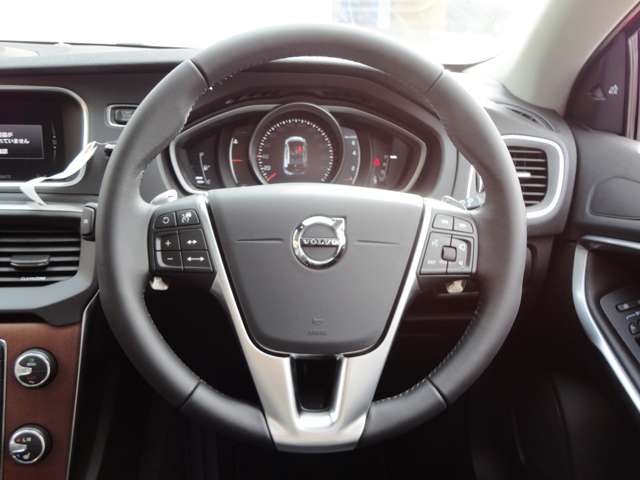 ボルボ Ｖ４０ Ｔ３　クラシックエディション R2年 (東北) 99