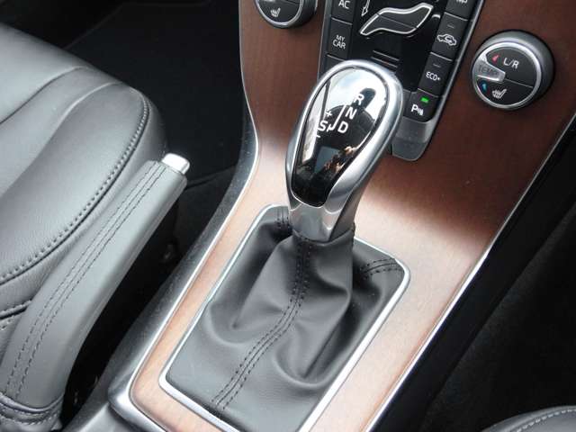 ボルボ Ｖ４０ Ｔ３　クラシックエディション R2年 (東北) 99