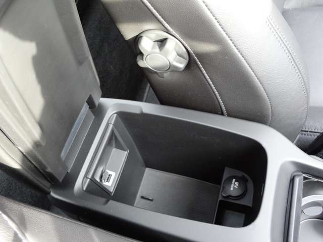 ボルボ Ｖ４０ Ｔ３　クラシックエディション R2年 (東北) 99