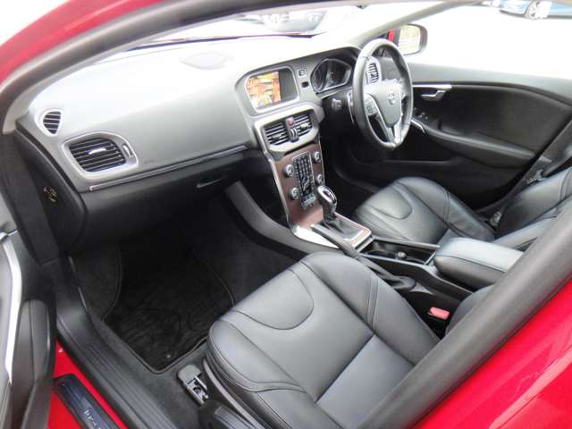 ボルボ Ｖ４０ Ｔ３　クラシックエディション R2年 (東北) 99