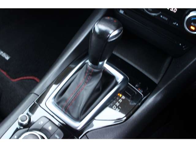 マツダ アクセラスポーツ ２．２ ＸＤ ディーゼルターボ H27年 (関東) 99