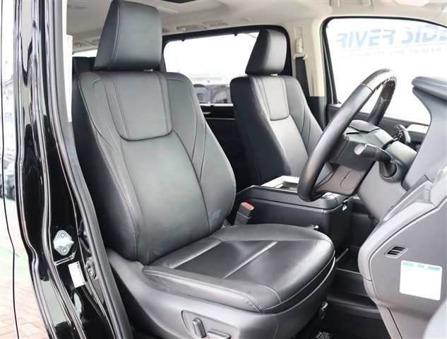 トヨタ グランエース ２．８ プレミアム ディーゼルターボ R3年 (関東) 99