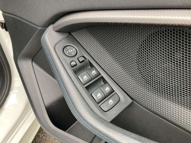 ＢＭＷ １シリーズ １１８Ｄ Ｍスポーツ エディション ジョイ プラス ディーゼルターボ R3年 (近畿) 99