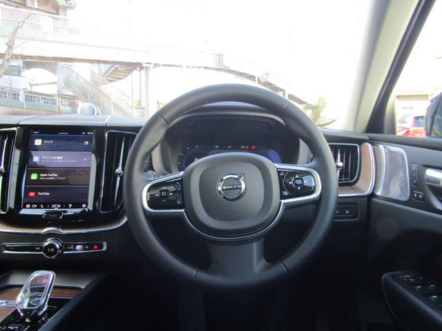 ボルボ ＸＣ６０ リチャージ アルティメット Ｔ６ ＡＷＤ プラグイン ハイブリッド ４ＷＤ R5年 (関東) 99