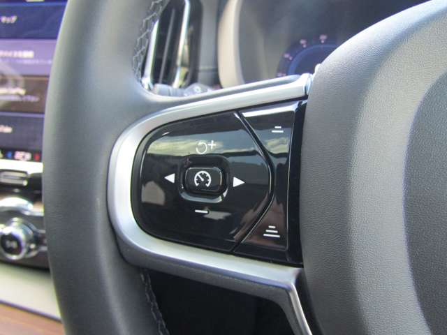 ボルボ ＸＣ６０ リチャージ アルティメット Ｔ６ ＡＷＤ プラグイン ハイブリッド ４ＷＤ R5年 (関東) 99