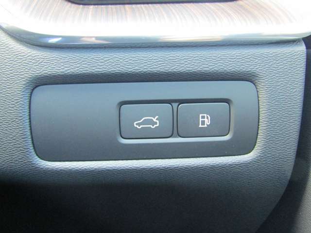 ボルボ ＸＣ６０ リチャージ アルティメット Ｔ６ ＡＷＤ プラグイン ハイブリッド ４ＷＤ R5年 (関東) 99