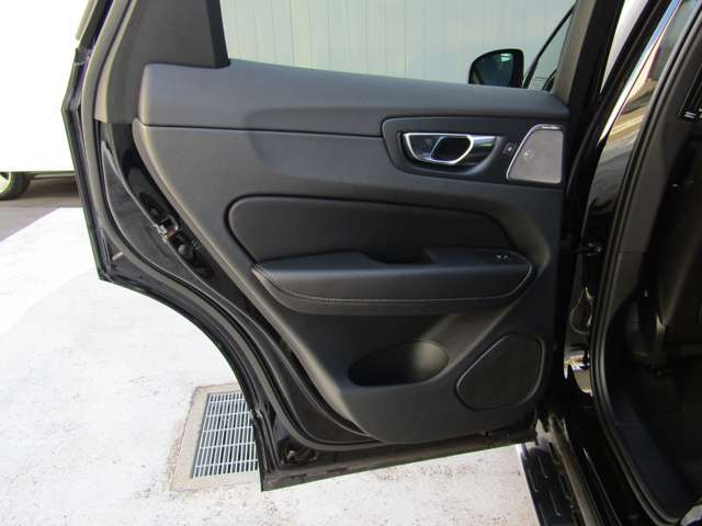 ボルボ ＸＣ６０ リチャージ アルティメット Ｔ６ ＡＷＤ プラグイン ハイブリッド ４ＷＤ R5年 (関東) 99