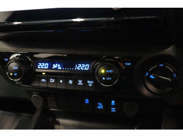 トヨタ ハイラックス ２．４ Ｚ ＧＲスポーツ ディーゼルターボ ４ＷＤ R5年 (東海) 99