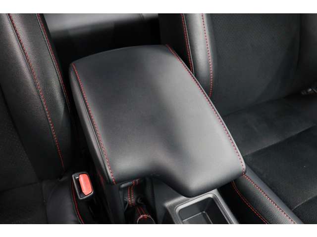 トヨタ ハイラックス ２．４ Ｚ ＧＲスポーツ ディーゼルターボ ４ＷＤ R5年 (東海) 99