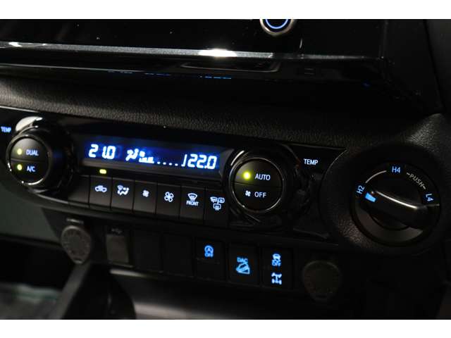 トヨタ ハイラックス ２．４ Ｚ ＧＲスポーツ ディーゼルターボ ４ＷＤ R5年 (東海) 99