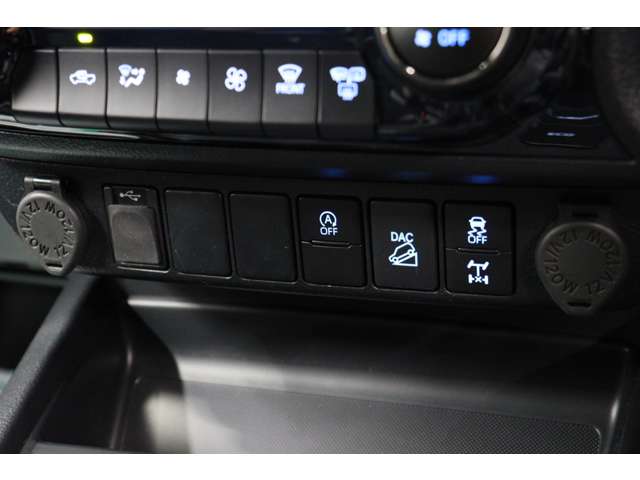 トヨタ ハイラックス ２．４ Ｚ ＧＲスポーツ ディーゼルターボ ４ＷＤ R5年 (東海) 99