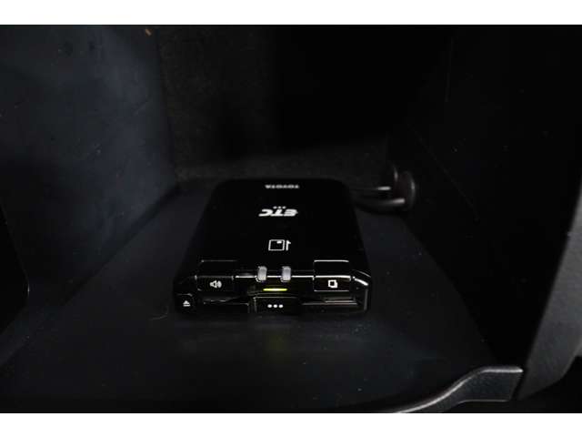 トヨタ ハイラックス ２．４ Ｚ ＧＲスポーツ ディーゼルターボ ４ＷＤ R5年 (東海) 99