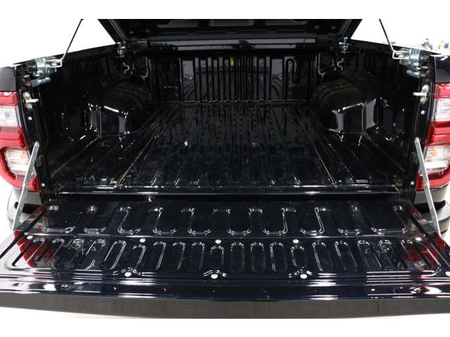 トヨタ ハイラックス ２．４ Ｚ ＧＲスポーツ ディーゼルターボ ４ＷＤ R4年 (東海) 99