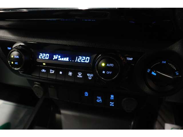 トヨタ ハイラックス ２．４ Ｚ ＧＲスポーツ ディーゼルターボ ４ＷＤ R4年 (東海) 99