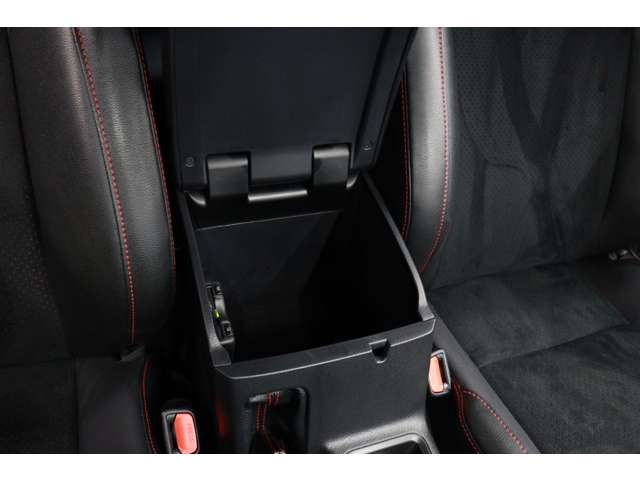 トヨタ ハイラックス ２．４ Ｚ ＧＲスポーツ ディーゼルターボ ４ＷＤ R4年 (東海) 99